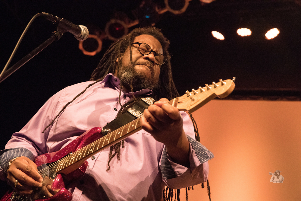  Khalif Wailin Walter,  
