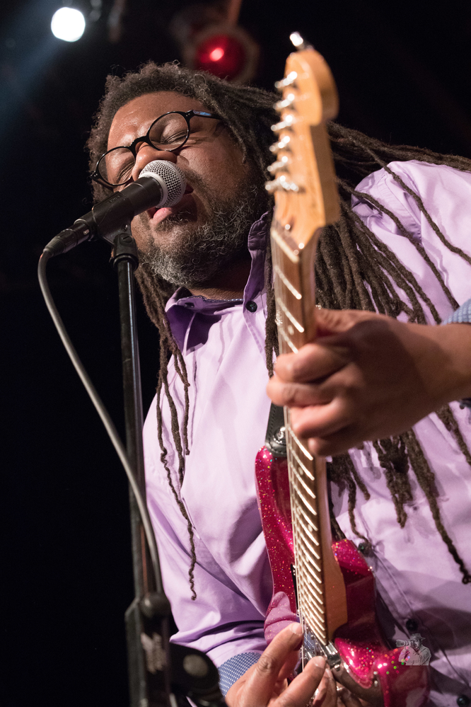  Khalif Wailin Walter,  
