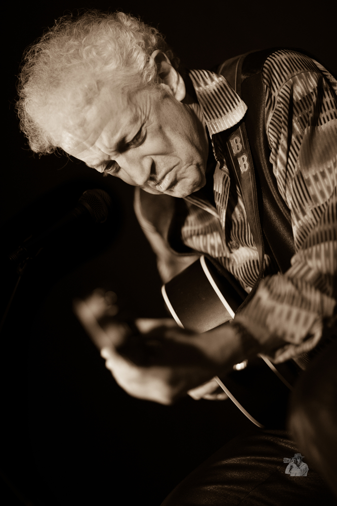 Doug MacLeod, 
