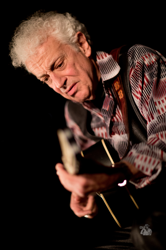 Doug MacLeod, 
