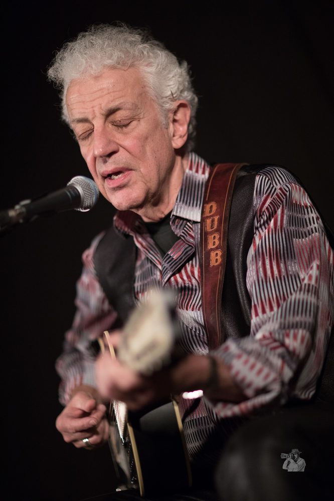 Doug MacLeod, 
