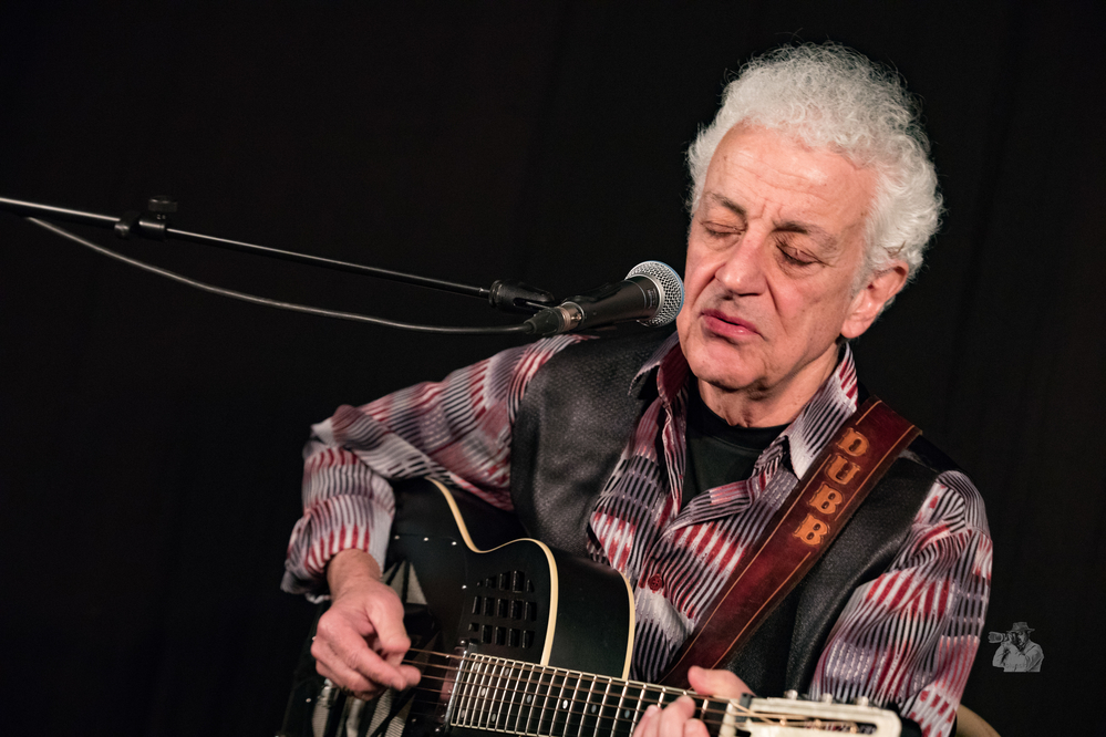 Doug MacLeod, 
