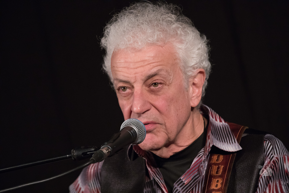 Doug MacLeod, 
