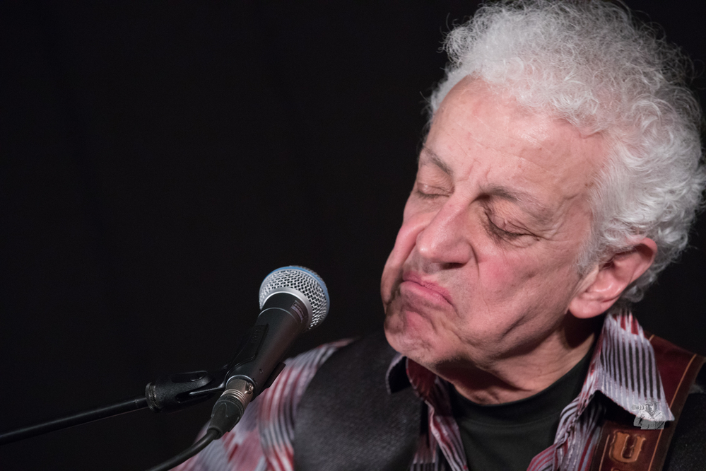 Doug MacLeod, 
