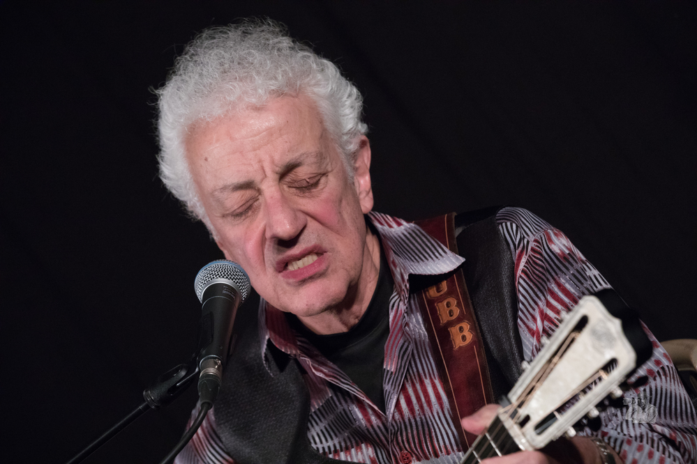Doug MacLeod, 
