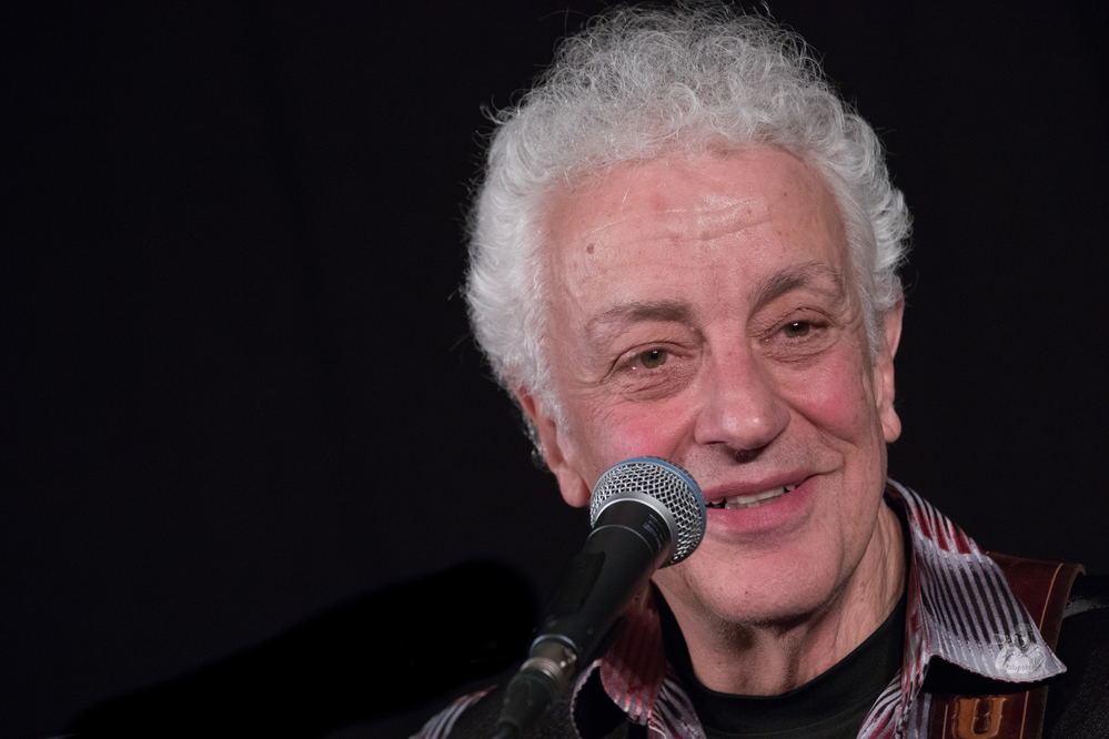 Doug MacLeod, 

