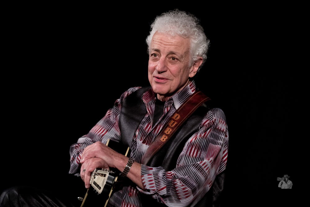 Doug MacLeod, 

