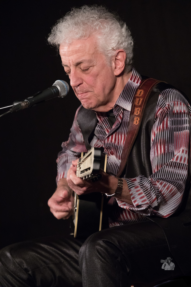 Doug MacLeod, 

