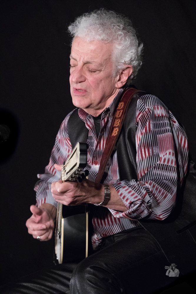 Doug MacLeod, 
