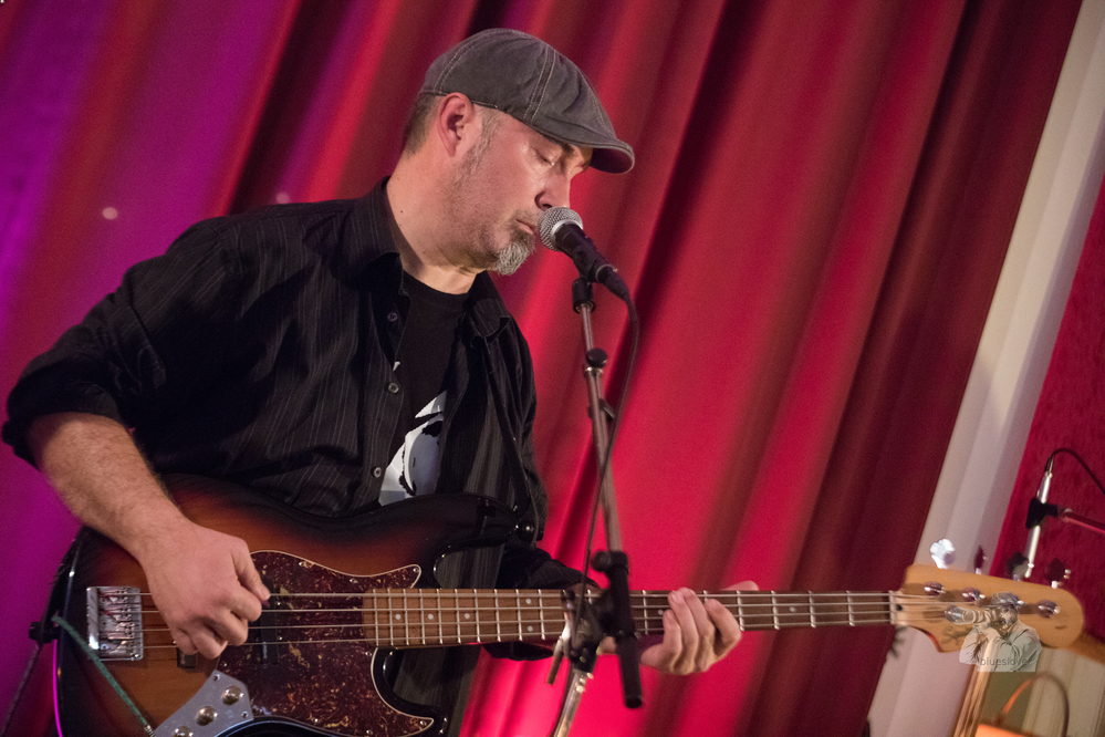  Hithat,  Luan Tashi, 
