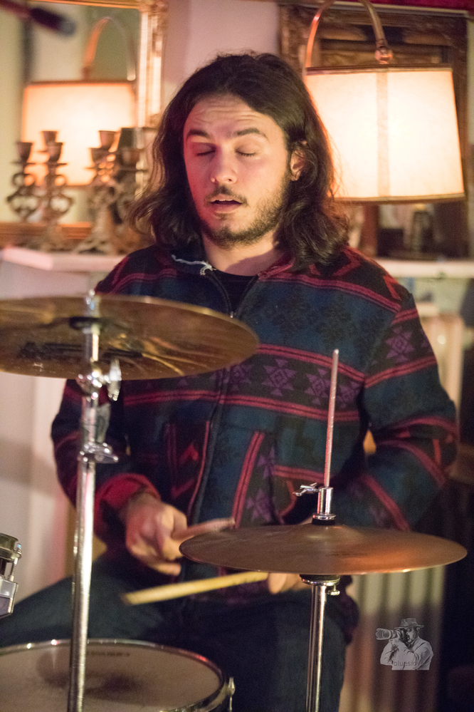 Hithat , Drin Tashi, 
