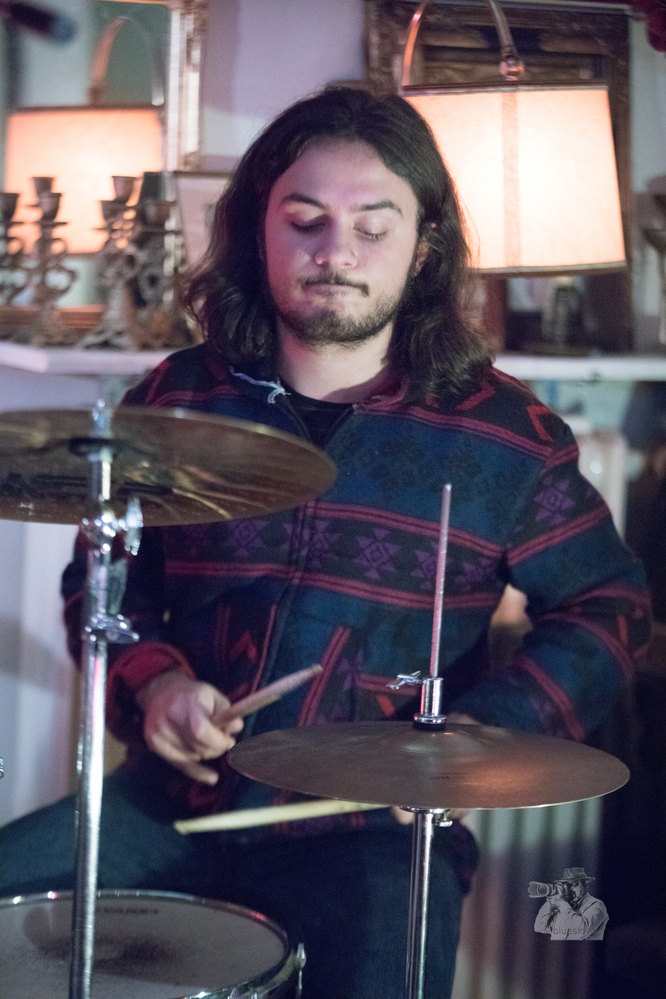 Hithat , Drin Tashi, 
