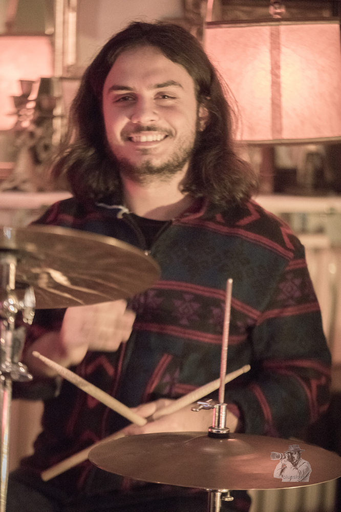 Hithat , Drin Tashi, 
Schlüsselwörter: Drin Tashi,