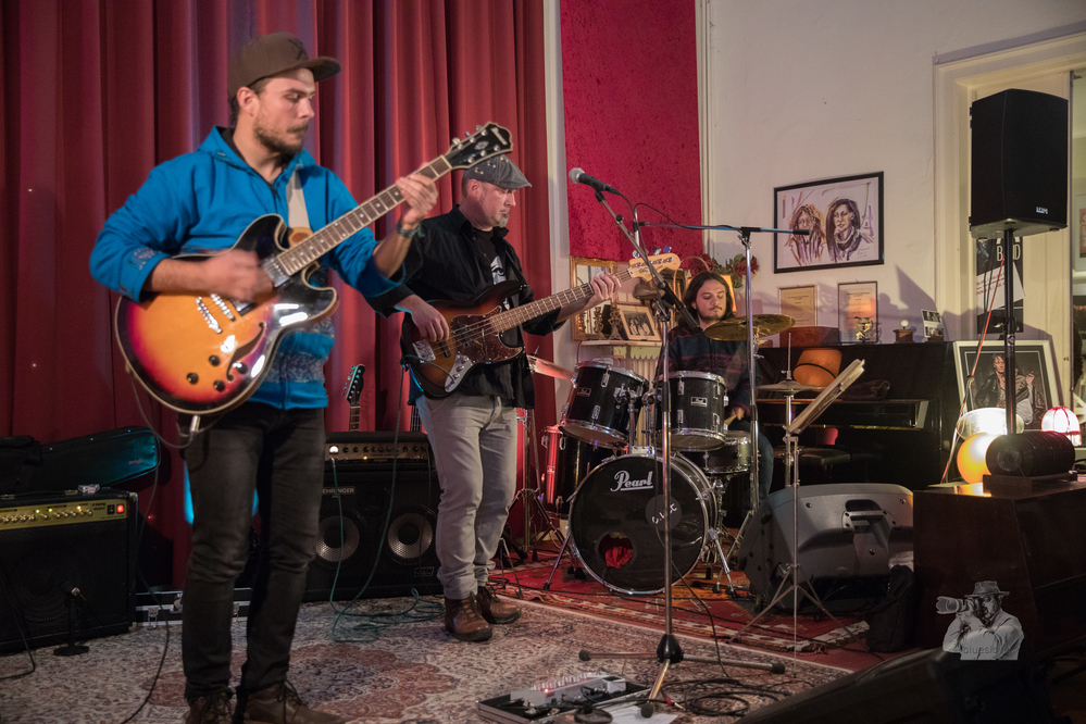 Hithat , Lum Tashi,  Luan Tashi,  Drin Tashi, 
