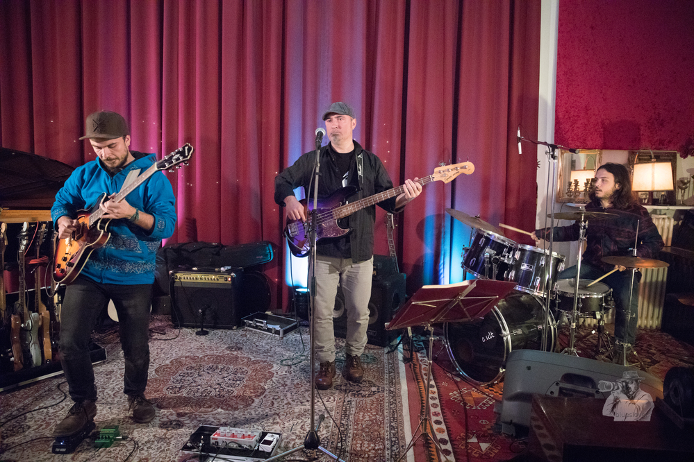 Hithat , Lum Tashi,  Luan Tashi,  Drin Tashi, 
