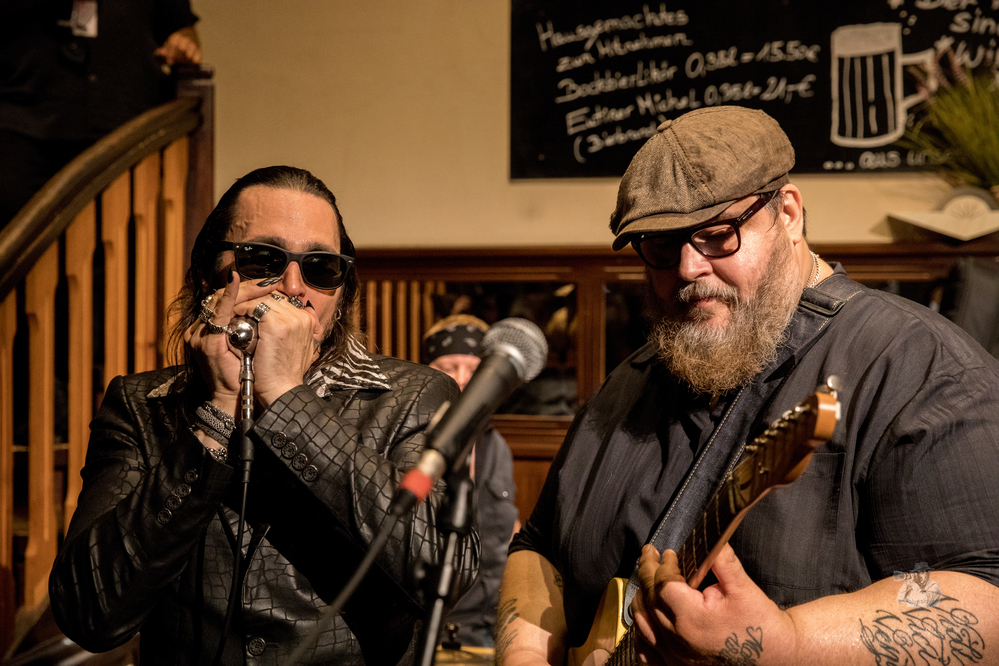 Dennis Gruenling,  Nick Moss
